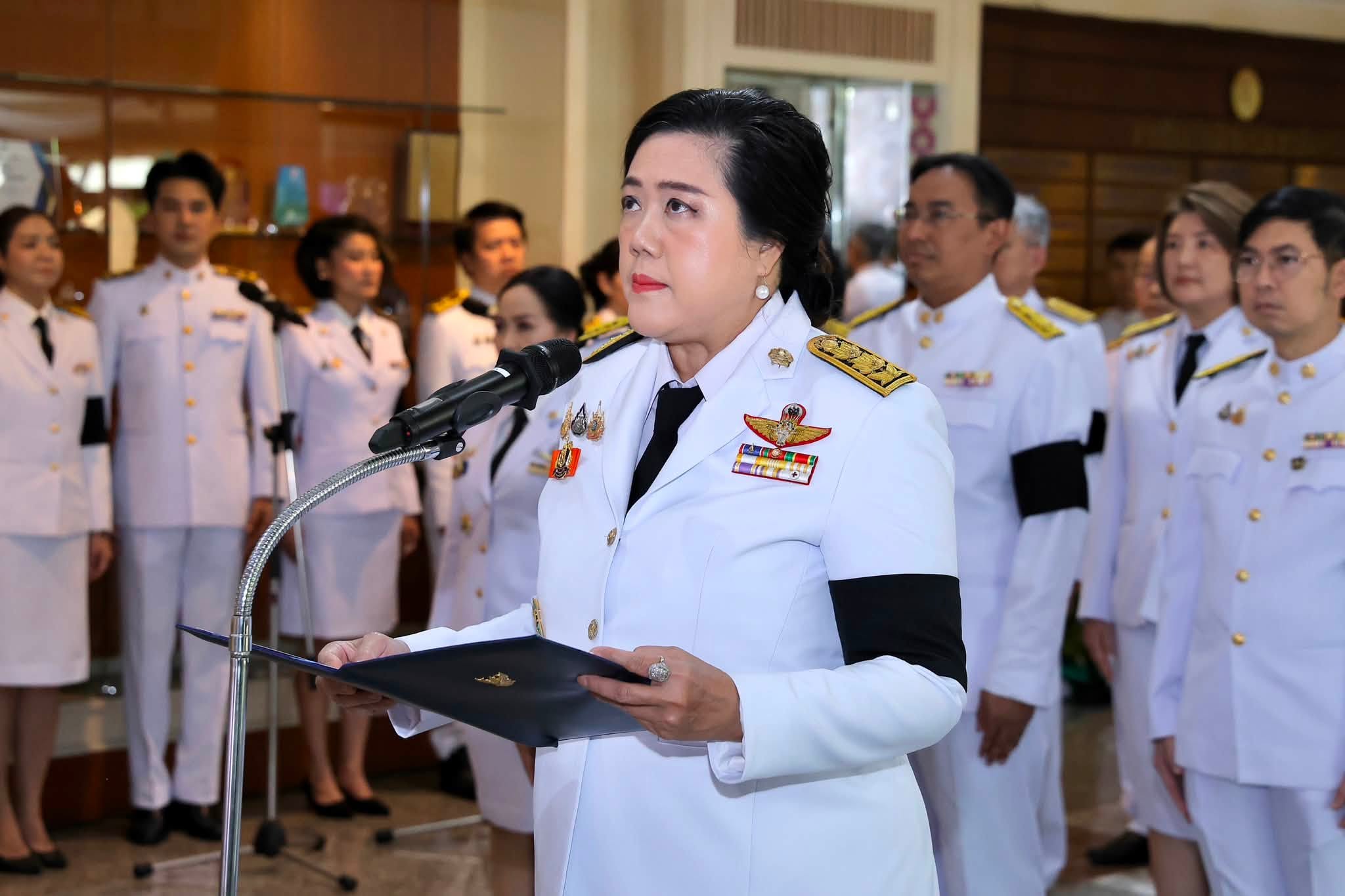 อธิบดีกรมประชาสัมพันธ์ นำทีมบุคลากร ถวายสัตย์ปฏิญาณ มุ่งมั่นเป็น 'ข้าราชการที่ดีของแผ่นดิน'